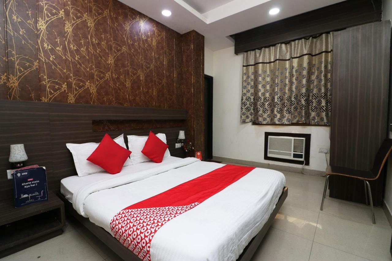 Oyo 18753 Hotel Glance Inn New Delhi Buitenkant foto