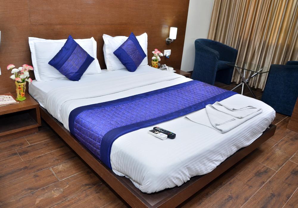 Oyo 18753 Hotel Glance Inn New Delhi Buitenkant foto