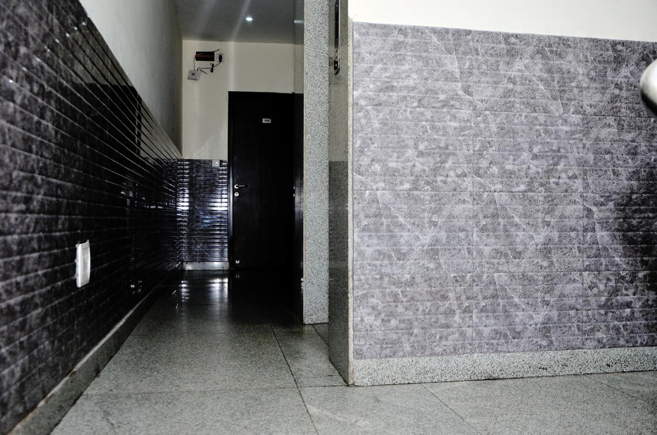 Oyo 18753 Hotel Glance Inn New Delhi Buitenkant foto