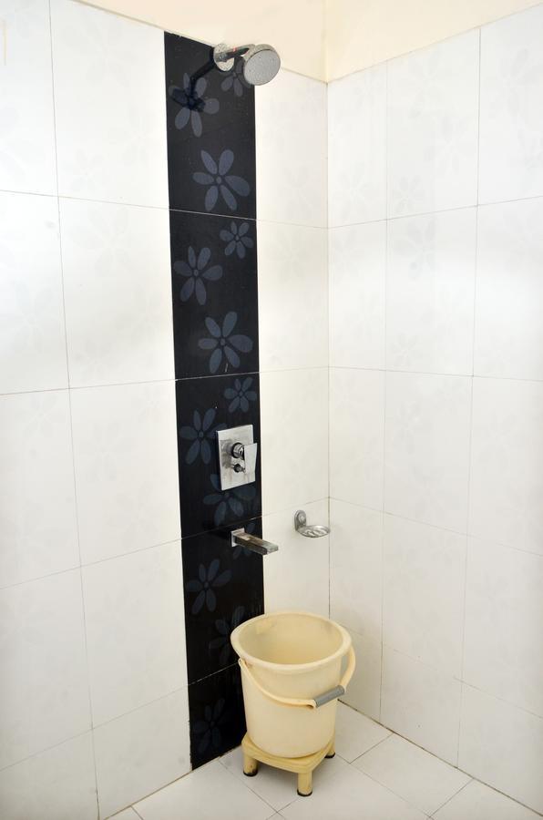 Oyo 18753 Hotel Glance Inn New Delhi Buitenkant foto