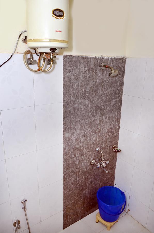 Oyo 18753 Hotel Glance Inn New Delhi Buitenkant foto