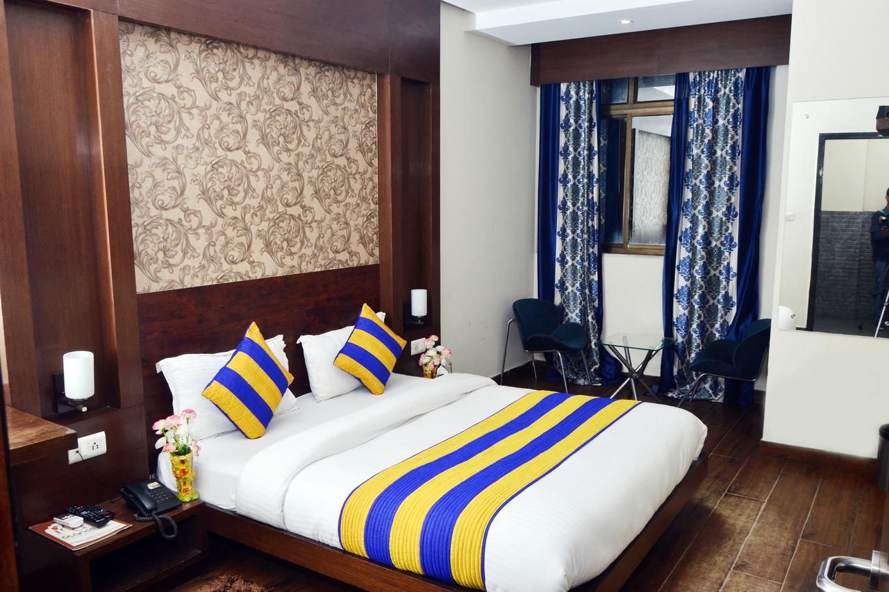 Oyo 18753 Hotel Glance Inn New Delhi Buitenkant foto