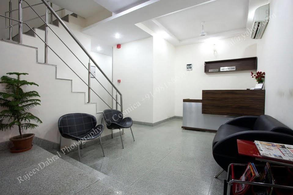 Oyo 18753 Hotel Glance Inn New Delhi Buitenkant foto